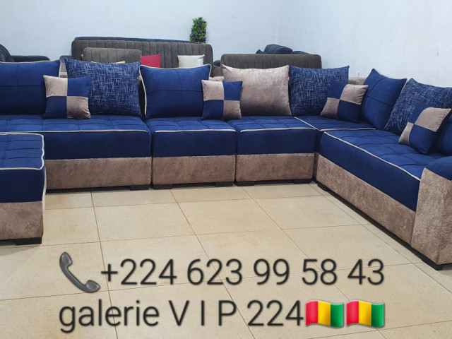 Différents Fauteuils, Lits - Fauteuils, Conakry