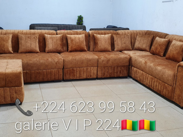 Différents Fauteuils, Lits - Fauteuils, Conakry