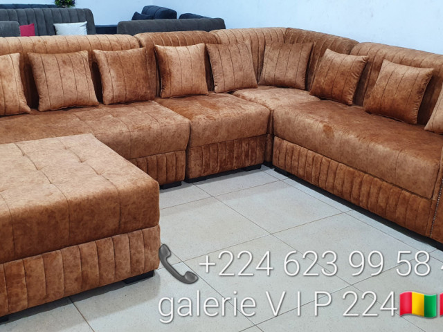 Différents Fauteuils, Lits - Fauteuils, Conakry