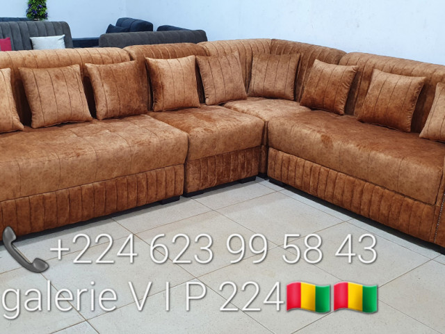 Différents Fauteuils, Lits - Fauteuils, Conakry