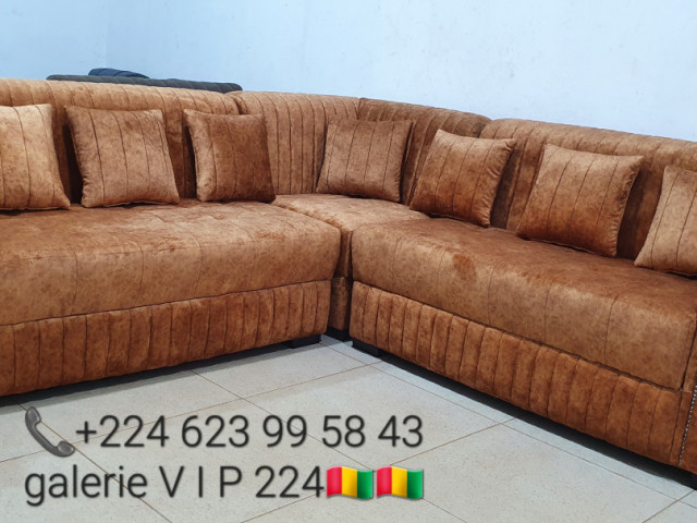 Différents Fauteuils, Lits - Fauteuils, Conakry