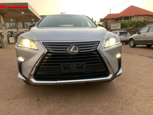 Lexus XR, Voitures, Conakry