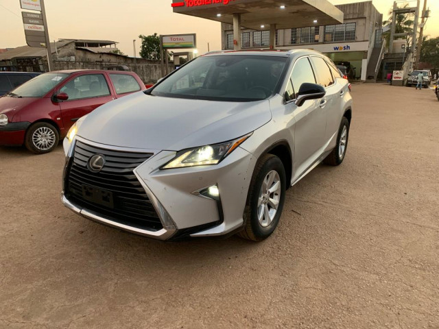 Lexus XR, Voitures, Conakry