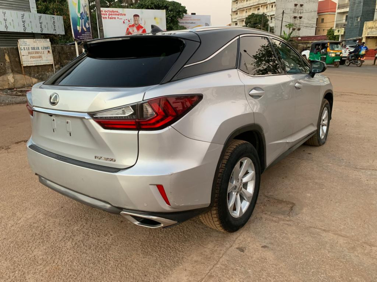 Lexus XR, Voitures, Conakry