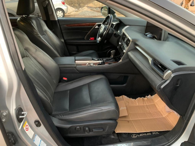 Lexus XR, Voitures, Conakry