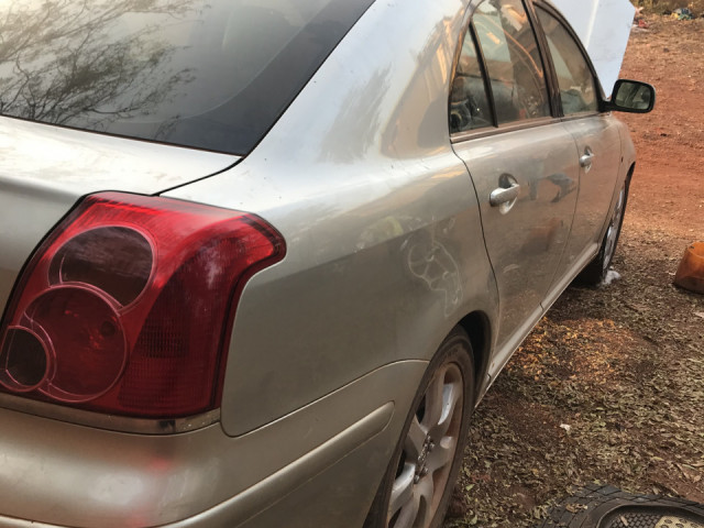 Toyota Avensis, Voitures, Siguiri