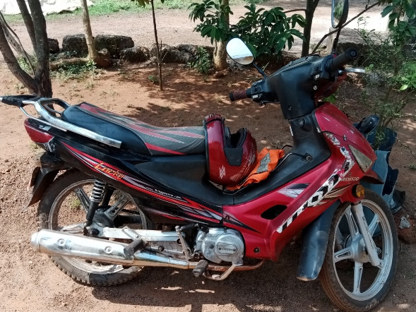 Moto Haoujou, Motos - Scooters, Conakry