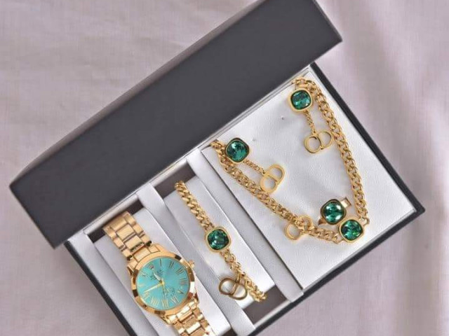 Différentes Bijoux, Bijoux - Montres, Conakry