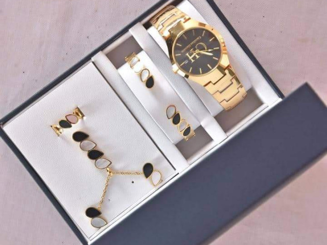Différentes Bijoux, Bijoux - Montres, Conakry
