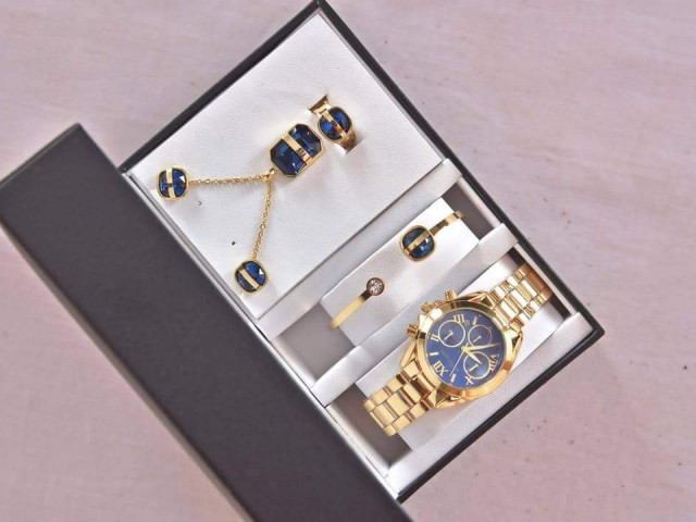 Différentes Bijoux, Bijoux - Montres, Conakry