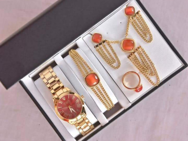Différentes Bijoux, Bijoux - Montres, Conakry