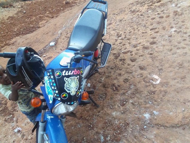 Moto TVS HLX 150, Motos - Scooters, Conakry