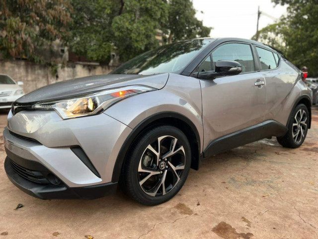 Toyota CH-R, Voitures, Mali