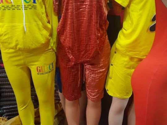 Différentes Robes, Vêtements, Conakry