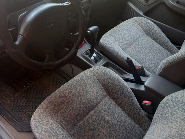 Nissan Almera, Voitures, Conakry
