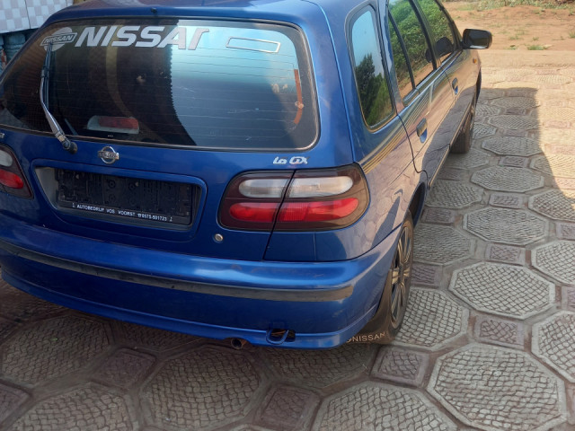 Nissan Almera, Voitures, Conakry