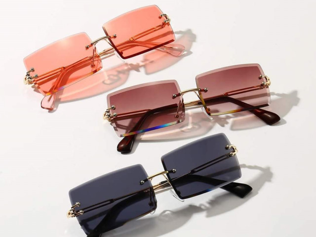 Différentes Lunettes, Accessoires, Conakry