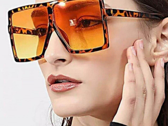 Différentes Lunettes, Accessoires, Conakry