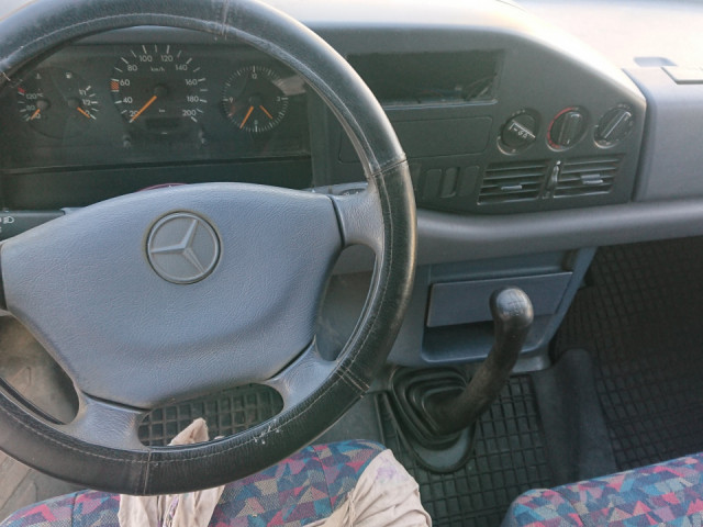 Mercedes-Benz Sprinter, Camions - Autobus, Conakry