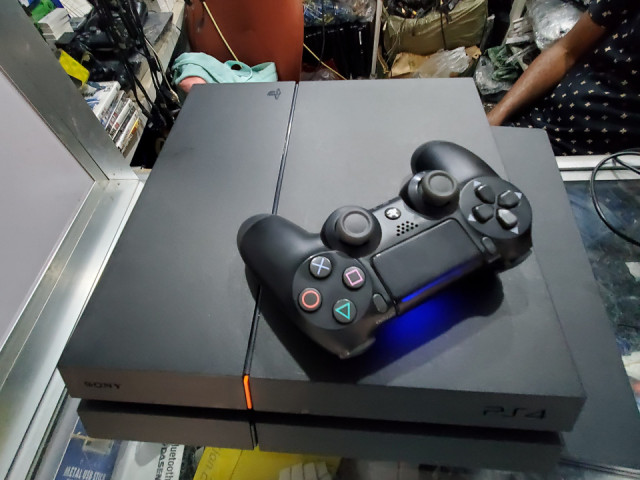 Sony PlayStation 4, Jeux Vidéo - Consoles, Conakry