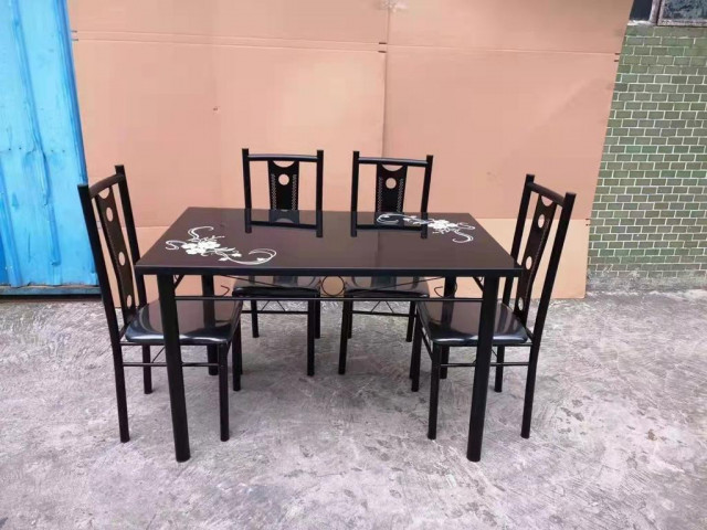 Différentes Tables, Tables - Chaises, Conakry