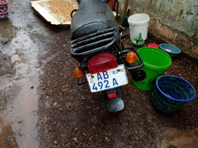 TVS 125 HLX, Motos - Scooters, Conakry