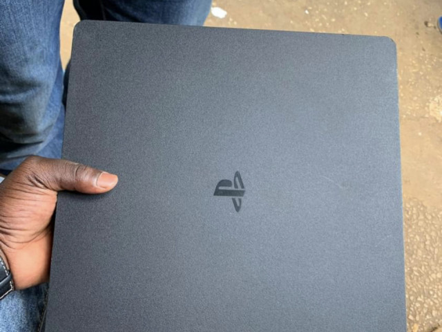 Sony PlayStation 4 Slim, Jeux Vidéo - Consoles, Conakry
