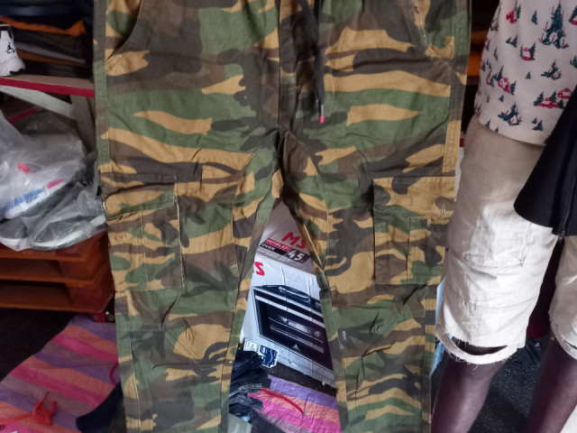 Différents Vêtements, Vêtements, Conakry