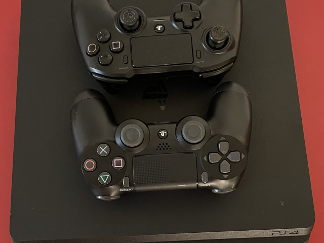 Sony PlayStation 4, Jeux Vidéo - Consoles, Conakry