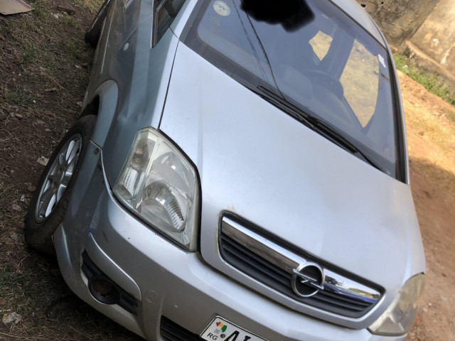 Opel Zafira, Voitures, Conakry