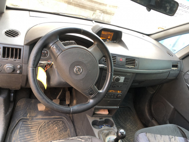 Opel Zafira, Voitures, Conakry