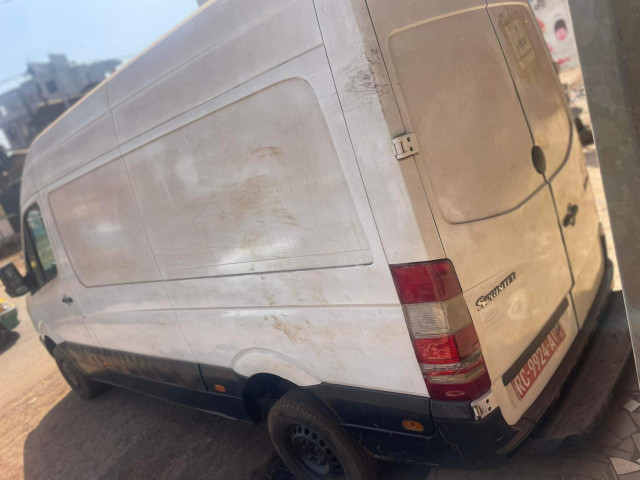Mercedes-Benz Sprinter, Camions - Autobus, Conakry
