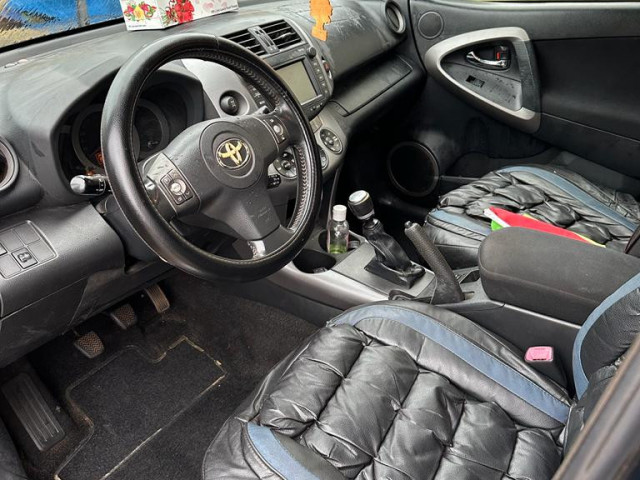 Toyota RAV4, Voitures, Conakry