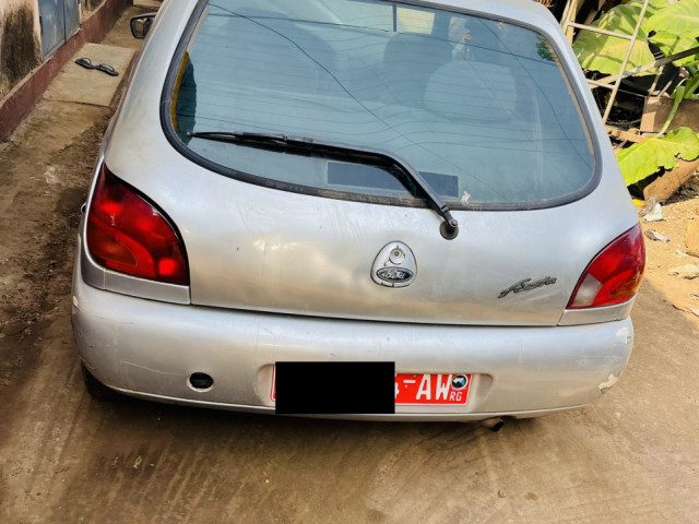 Ford Fiesta, Voitures, Conakry