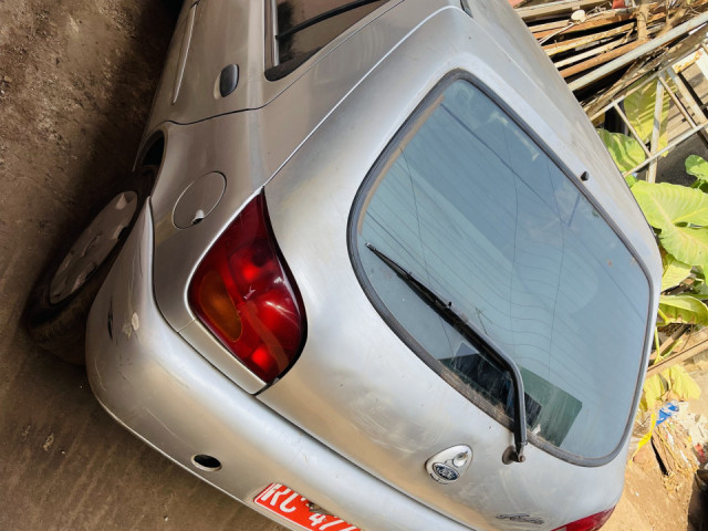 Ford Fiesta, Voitures, Conakry