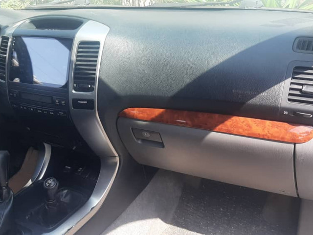 Toyota Land Cruiser Prado, Voitures, Conakry