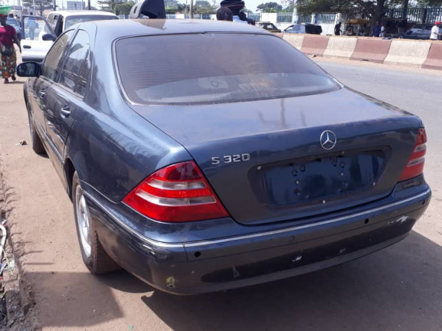 Mercedes-Benz Class S, Voitures, Conakry
