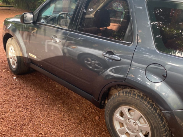 Mazda Tribute, Voitures, Conakry