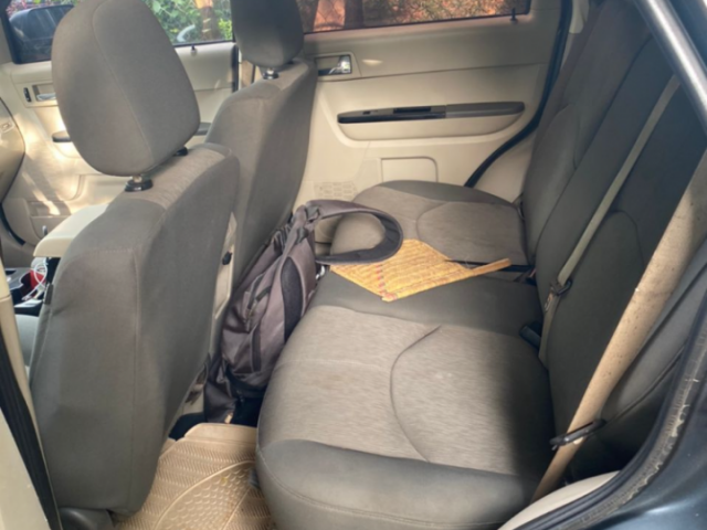 Mazda Tribute, Voitures, Conakry