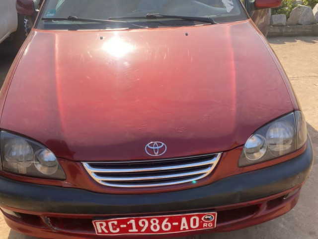 Toyota Avensis, Voitures, Conakry