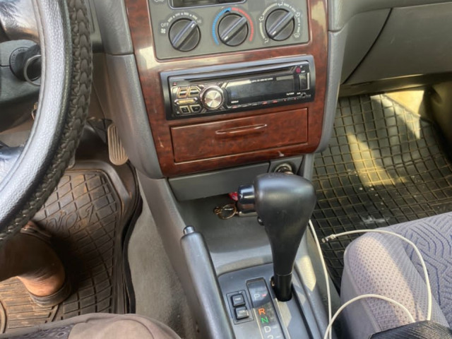 Toyota Avensis, Voitures, Conakry