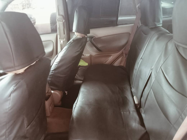 Toyota RAV4, Voitures, Conakry