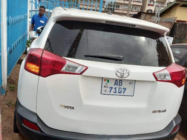 Toyota RAV4, Voitures, Conakry