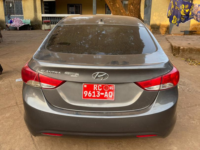 Hyundai Elantra, Voitures, Conakry