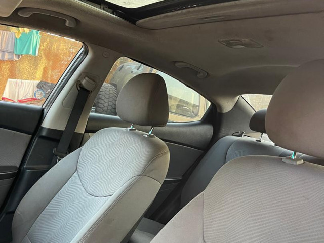 Hyundai Elantra, Voitures, Conakry
