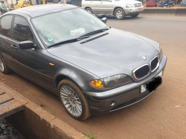 BMW Serie 3, Voitures, Conakry