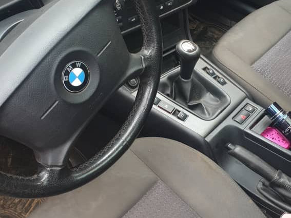BMW Serie 3, Voitures, Conakry