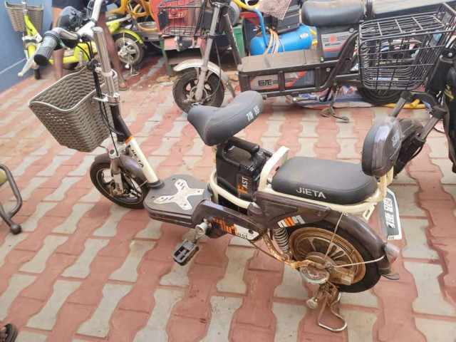 Moto Electrique Jiata, Motos - Scooters, Conakry
