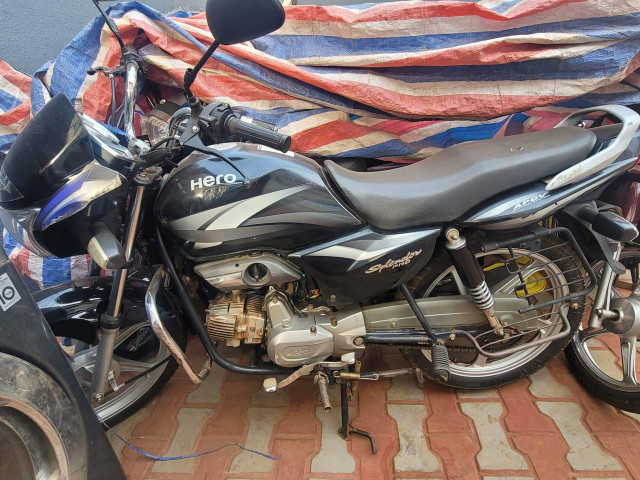 Moto Hero HF Deluxe, Motos - Scooters, Conakry