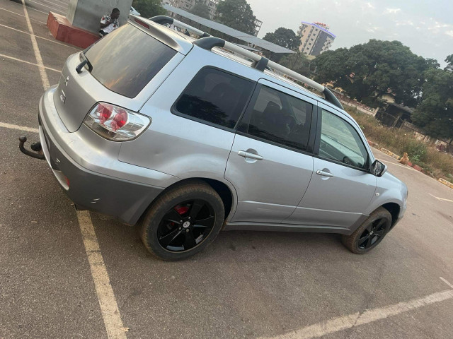 Mitsubishi Outlander, Voitures, Conakry